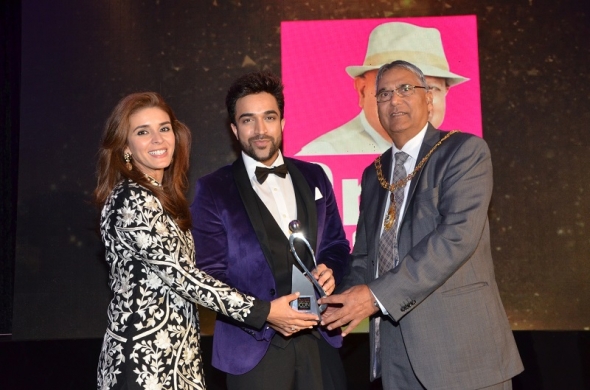 Singer Navin Kundra, dancer Arunima Kumar and former cricketer Sir Clive Lloyd feted at London awards ceremony by venerable India-based publishers